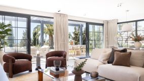 Villa for sale in Altos del Paraiso, Benahavis