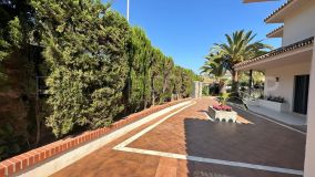 Villa a la venta en Malaga - Este con 5 dormitorios