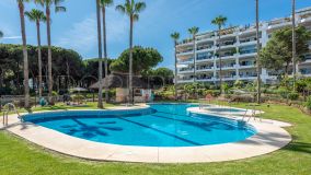 Buy 2 bedrooms apartment in Calahonda Playa