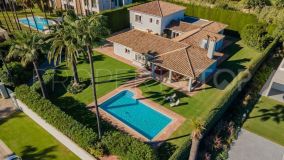 Elegant Villa for sale in the heart of Sotogrande Costa