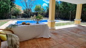 Traditional Andalusian style villa in Sotogrande Costa with a lot of potential to expand and/or renew