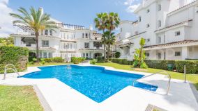For sale duplex penthouse in Los Naranjos de Marbella with 2 bedrooms