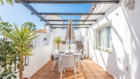 For sale duplex penthouse in Los Naranjos de Marbella with 2 bedrooms