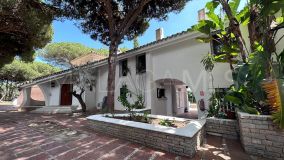 Villa for sale in Cabopino, Marbella Öst