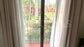 Lägenhet for sale in La Alzambra, Nueva Andalucia