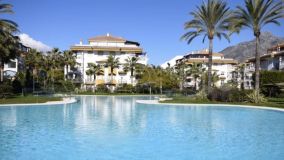 Spacious 3 Bedroom Ground Floor Apartment in La Dama de Noche, Nueva Andalucia