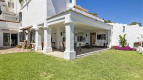 Adosado en venta en Nueva Andalucia, Marbella