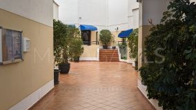 Apartamento en venta en Nueva Andalucia, Marbella