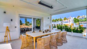 Villa en venta en Nueva Andalucia, Marbella