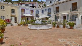 Town House for sale in Benahavis