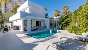 Villa en venta en Nueva Andalucia, Marbella