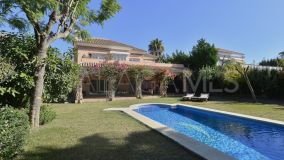 House for sale in Los Naranjos, Nueva Andalucia