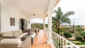 Your Coastal Oasis: Fully Furnished Villa with Sea Views and Pool in Mijas Cost