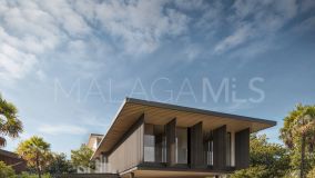 Villa for sale in La Cerquilla, Nueva Andalucia