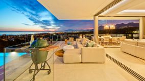 Villa for sale in El Rosario, Marbella East