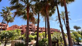Ground Floor Apartment for sale in Beach Side New Golden Mile, Estepona East