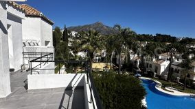 Apartamento en venta en Nueva Andalucia, Marbella