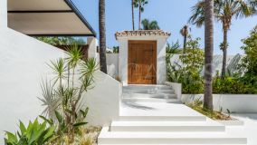 Villa for sale in Los Naranjos Golf, Nueva Andalucia