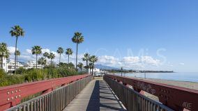 Lägenhet for sale in Bahía del Velerín, Estepona Öst