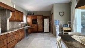 Villa for sale in El Paraiso, Estepona Est