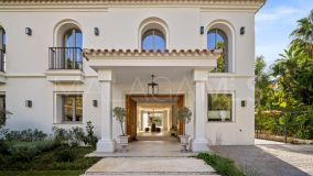 Villa for sale in Los Arqueros, Benahavis