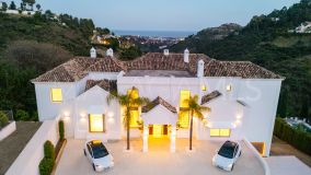 Villa for sale in El Madroñal, Benahavis