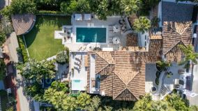Villa for sale in Nueva Andalucia, Marbella