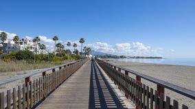 Apartment for sale in Bahía del Velerín, Estepona East