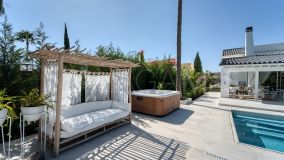 Villa for sale in La Alqueria, Benahavis