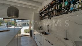Villa for sale in La Alqueria, Benahavis
