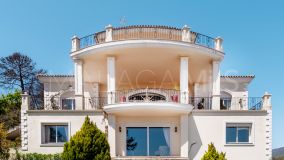 Finca for sale in Forest Hills, Altos de Estepona