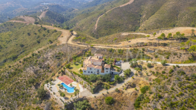 Finca for sale in Forest Hills, Altos de Estepona