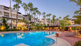 Apartamento en venta en Puente Romano, Marbella Golden Mile