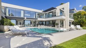Villa for sale in Benahavis