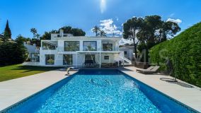 Villa en venta en Nueva Andalucia, Marbella