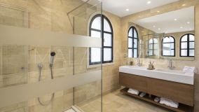 Villa for sale in Nueva Andalucia, Marbella