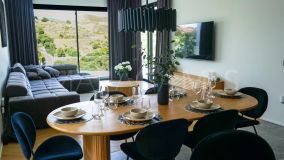 Villa for sale in La Alqueria, Benahavis