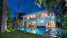 Villa for sale in Elviria, Marbella East