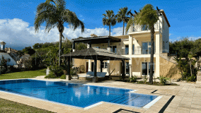 Villa en venta en Estepona