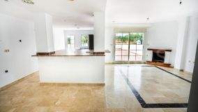 Takvåning for sale in El Real Panorama, Marbella Öst