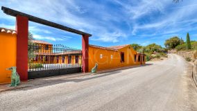 Cortijo for sale in Casares Golf