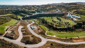 Golfside plots with breathtaking views of the sea and mountain