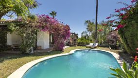 Villa for sale in Nueva Atalaya, Estepona Est