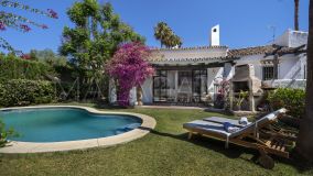 Villa for sale in Nueva Atalaya, Estepona Est