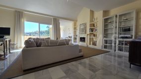 Ático en venta en Country Club Las Brisas, Nueva Andalucia