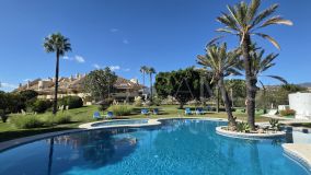 Ático en venta en Country Club Las Brisas, Nueva Andalucia
