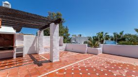 Exclusive, south facing duplex penthouse in one of the most prestigious beachfront developments in Puerto Banús (Marbella).
