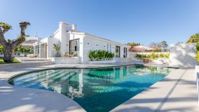 Buy house in Cortijo Blanco with 5 bedrooms