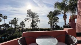 Apartamento en venta en Menara Beach, Estepona Este