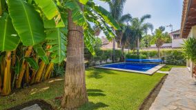For sale villa in Nueva Andalucia with 5 bedrooms